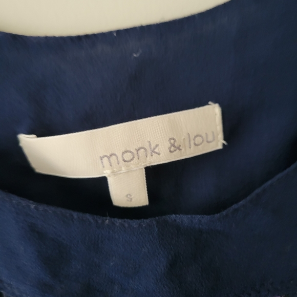MONK & LOU | Silk Top - Picture 4 of 4